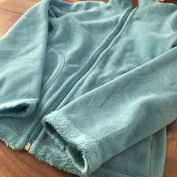 EUC Uniqlo reversible fleece warm jacket size M - Picture 3 of 7